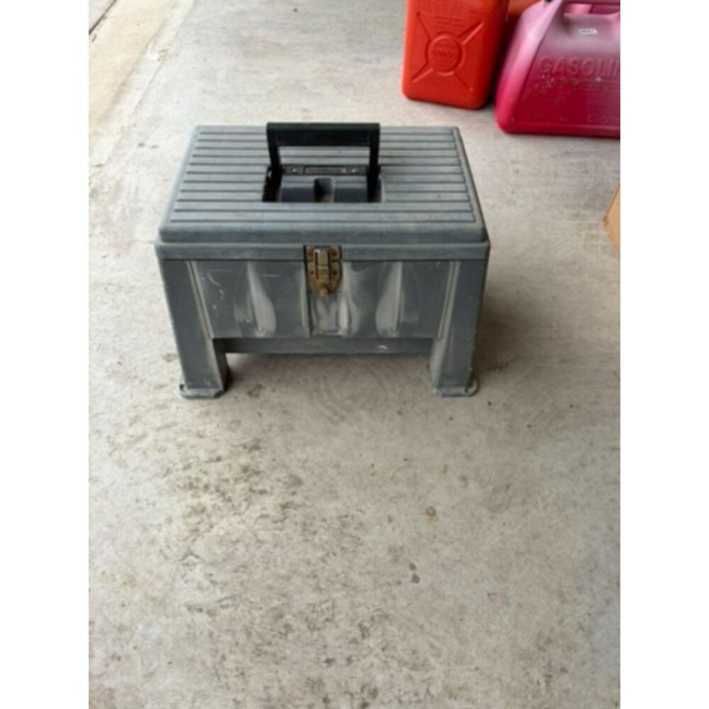 stack on - lockable step up tool box